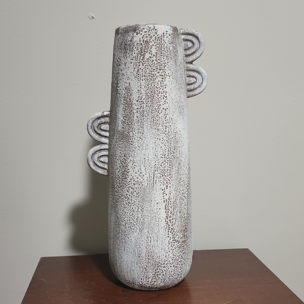 Home Sense Textured Earth Tone Vase with Spiral Accents